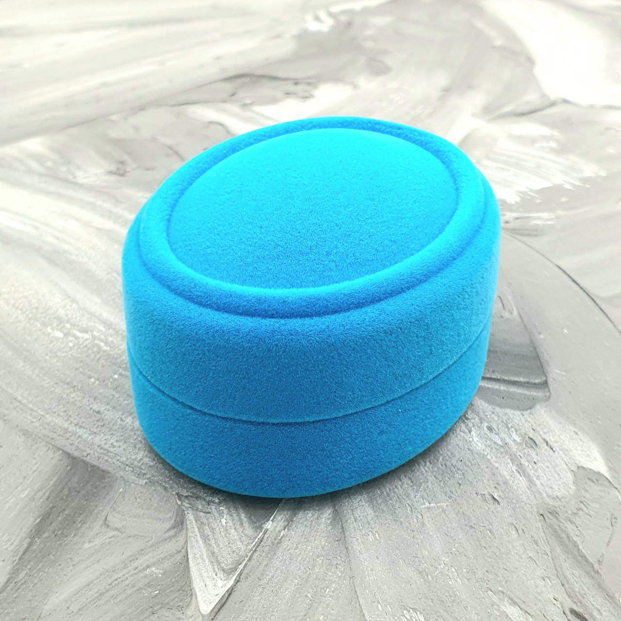 

Футляр 32433син синий бархат для кольца сережек размер 6х5 см