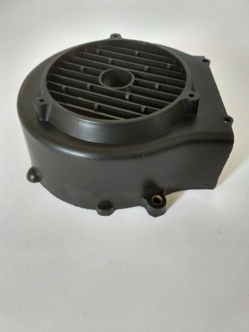 

Пластик системы охлаждения (обдува) генератора для китайских скутеров 4T GY6-125/150