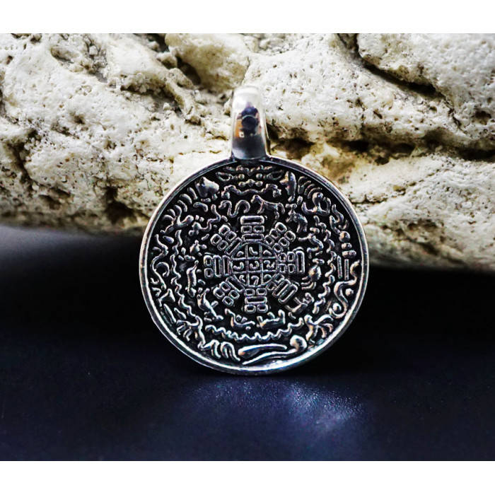 

Кулон "Мелонг Мандала Ом" белый металл (2,7х2,2х0,3 см)