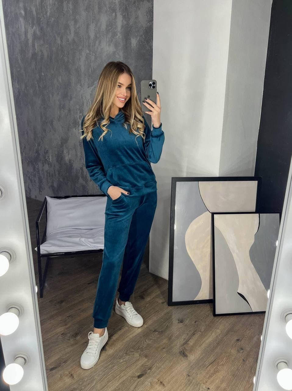 

Велюровый костюм двойка р: 42-44; 46-48, Разные цвета