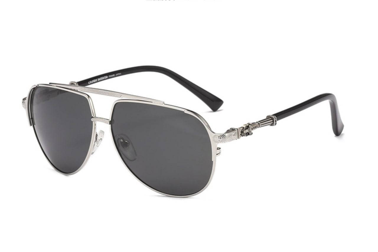 

Солнцезащитные очки "Chrome Hearts"
