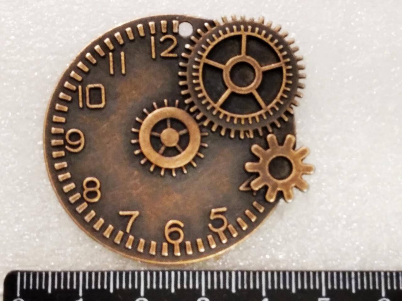 

Часы круглые, цвет - бронза. Стимпанк. Диаметр 20 мм.