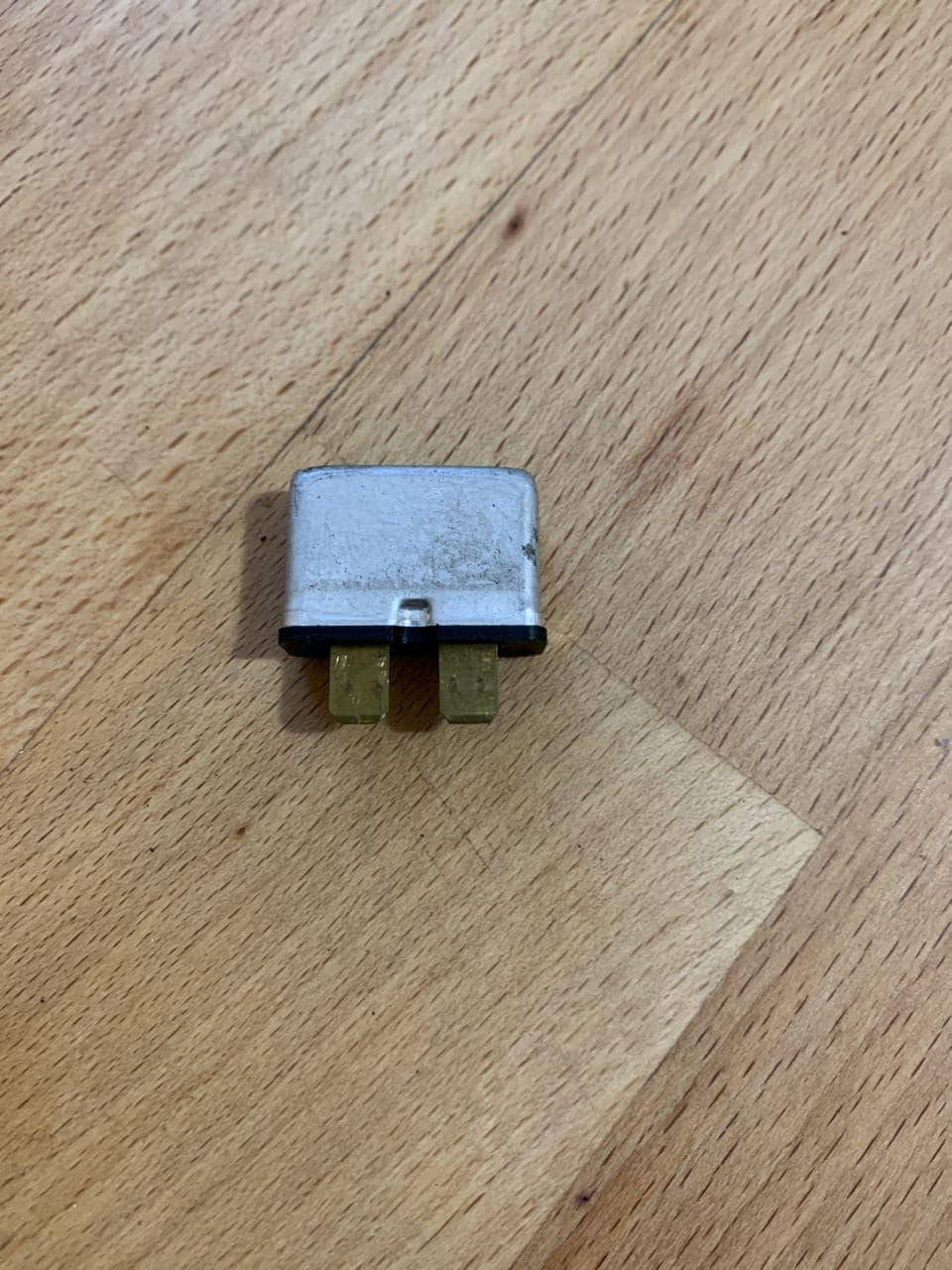 

Термопредохранитель 443 937 105 A VAG VW Skoda SuperB Seat Audi запчасти б\у шрот