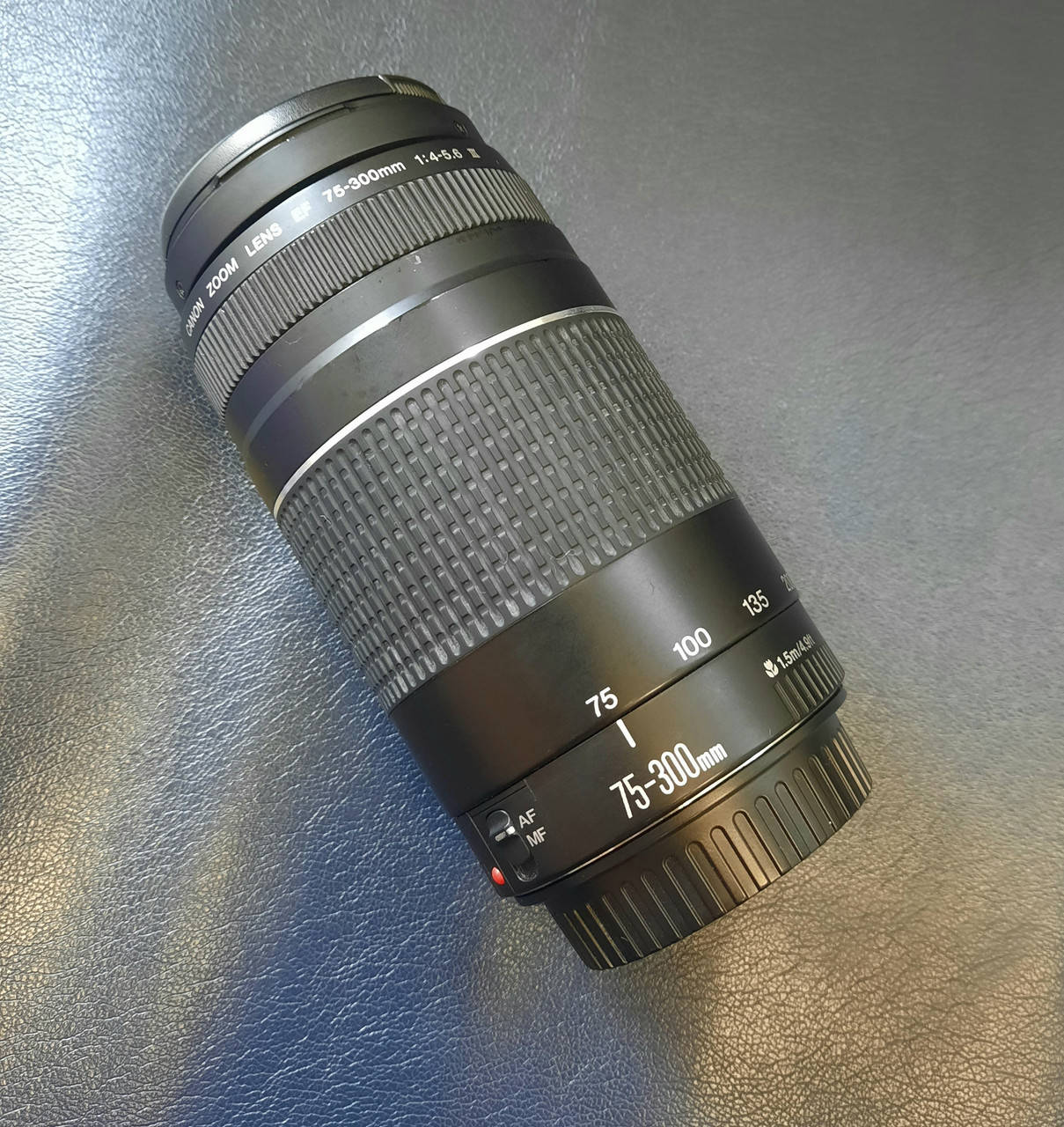 

Объектив Canon EF 75-300mm f/4.0-5.6 III
