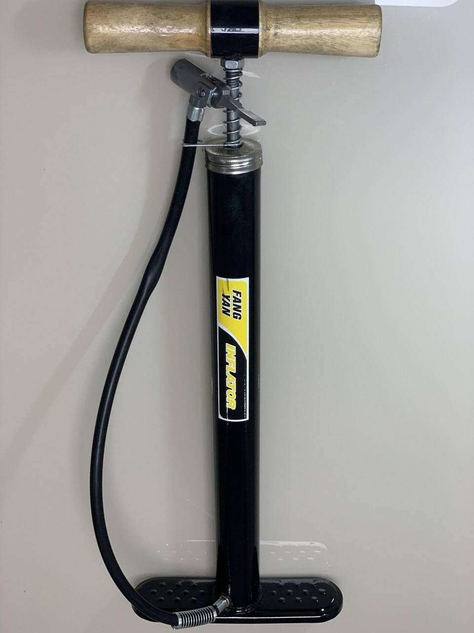 

Насос автомобильный, черный, с деревянной ручкой