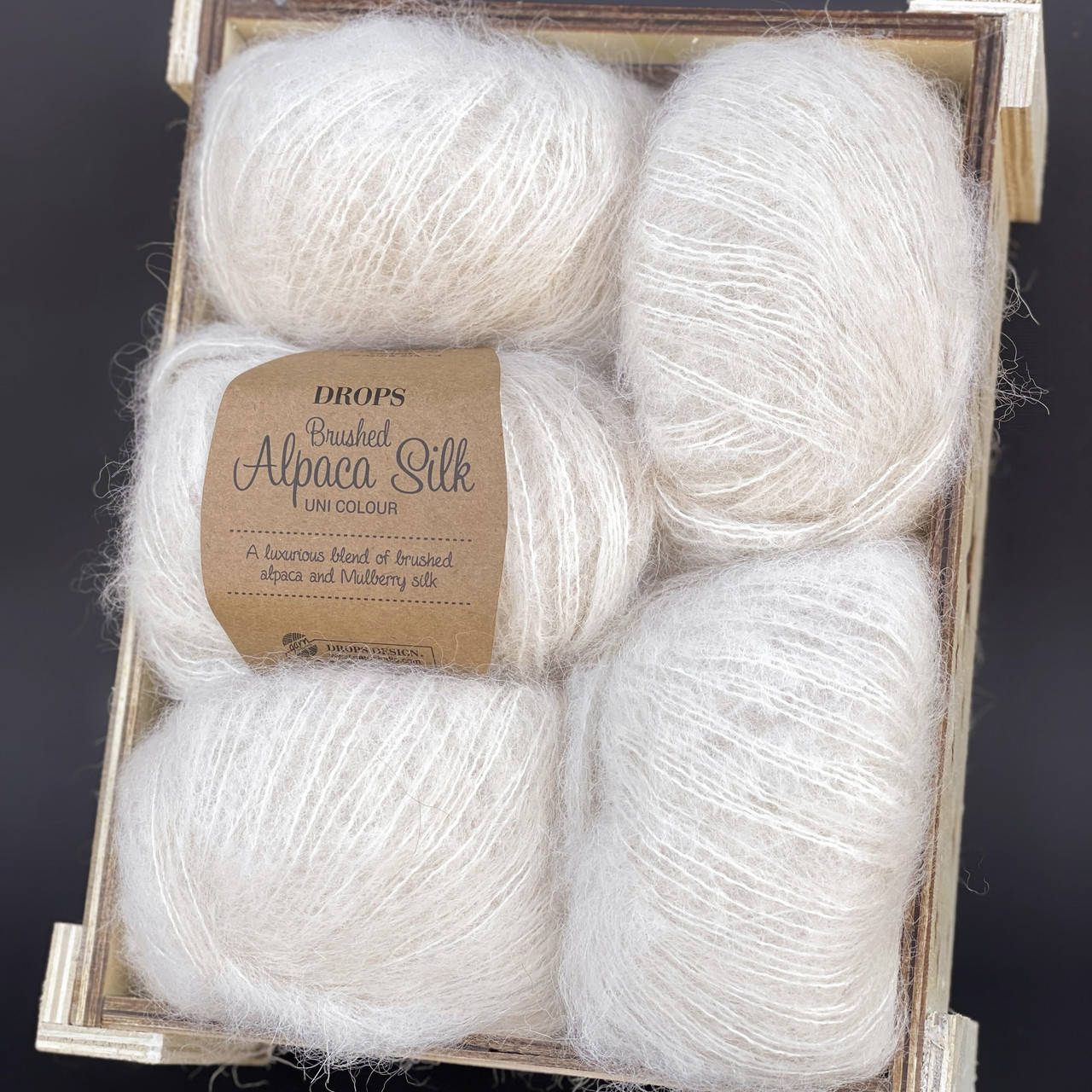 

Пряжа DROPS Brushed Alpaca Silk 01 Слоновая кость, Айвори