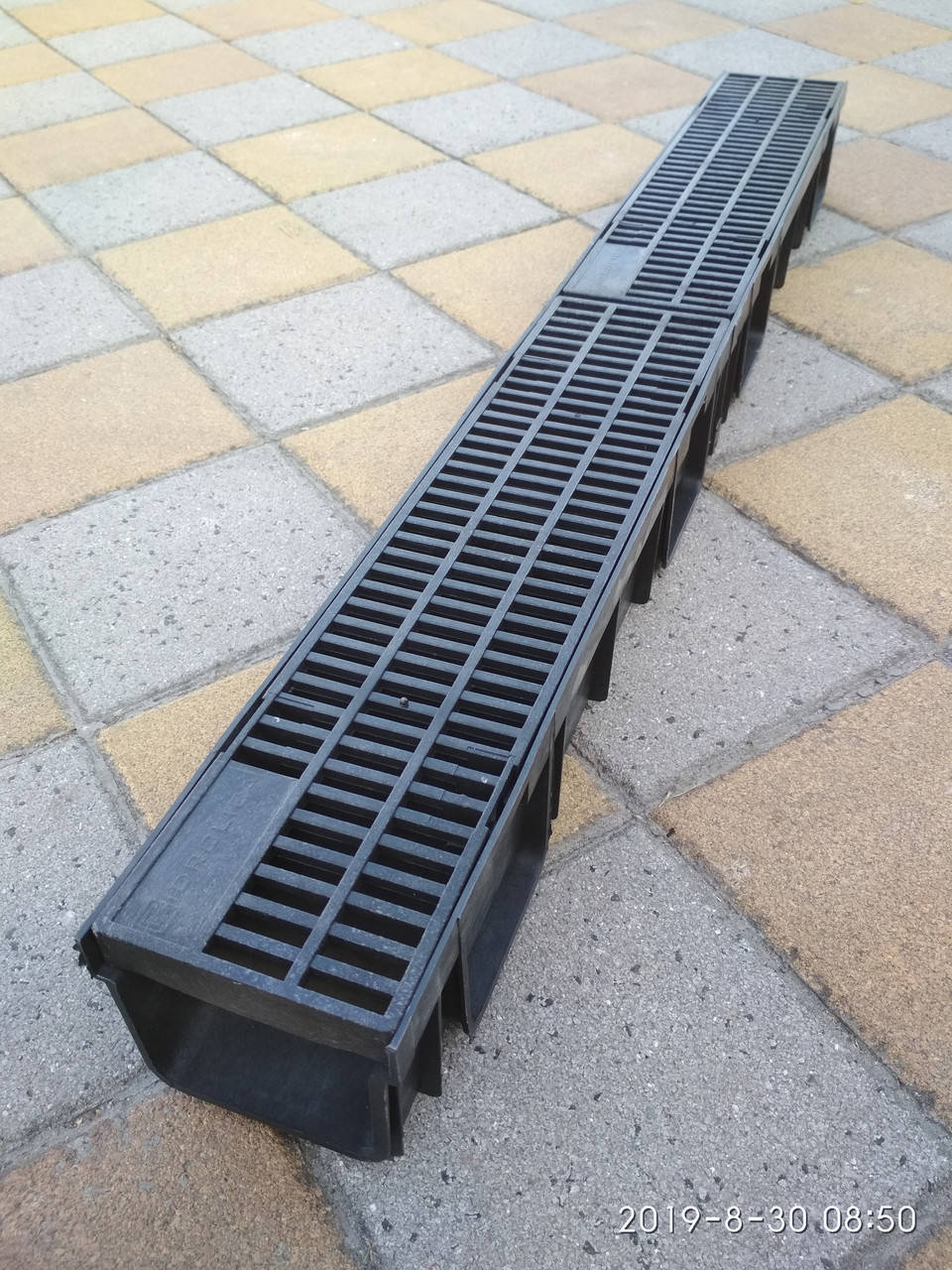 

Водоотвод полимерный с полимерными решетками, Черный