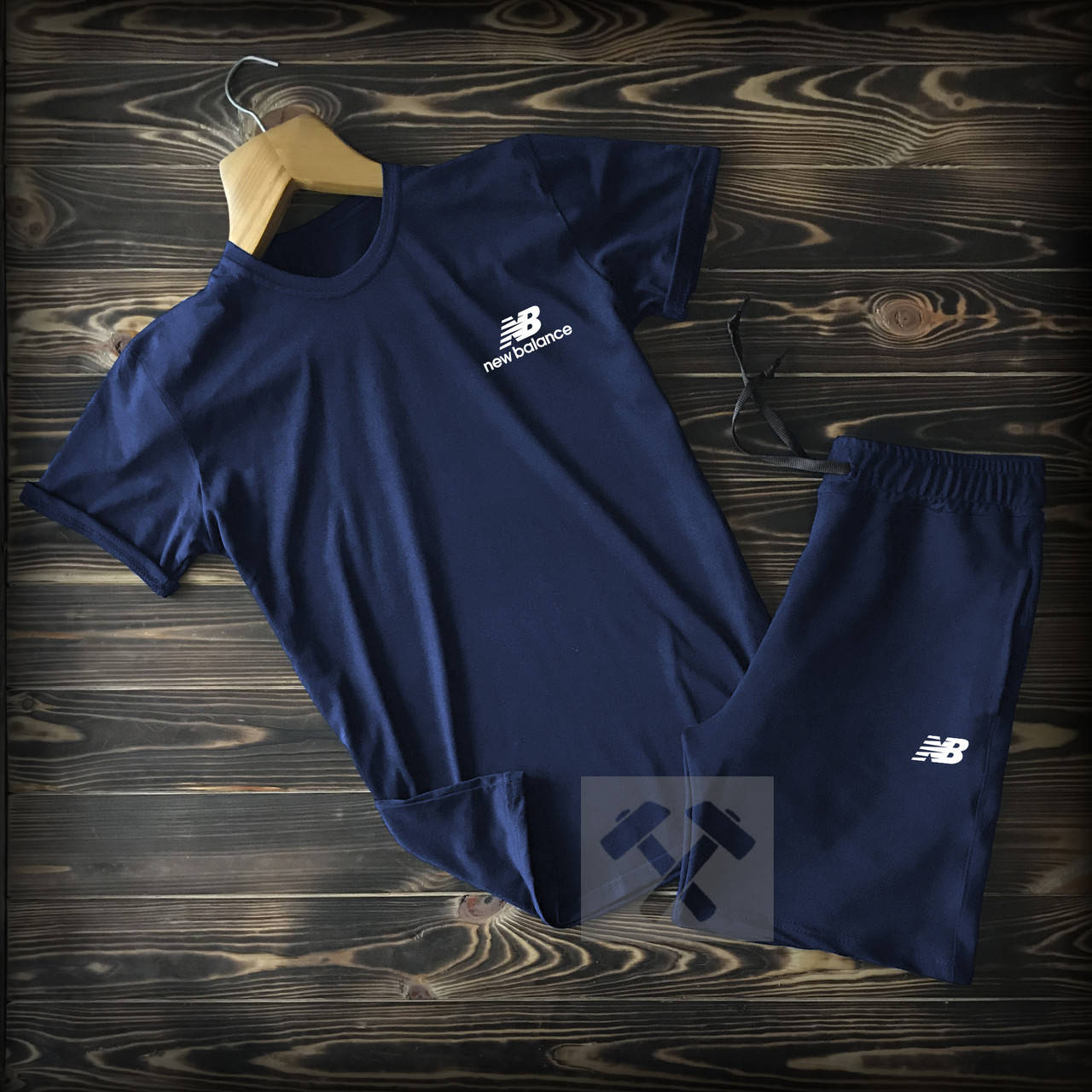 

Трикотажный комплект футболка и шорты Нью Беланс (New Balance) мужской,