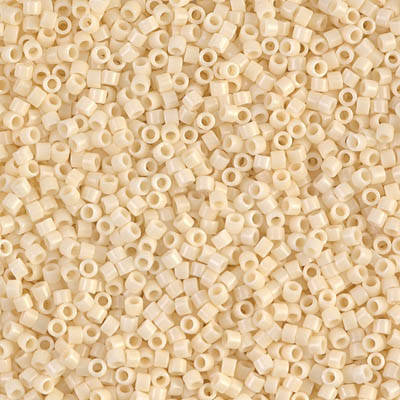 

Японський бісер Miyuki Delica 11/0 DB0732 Opaque Cream