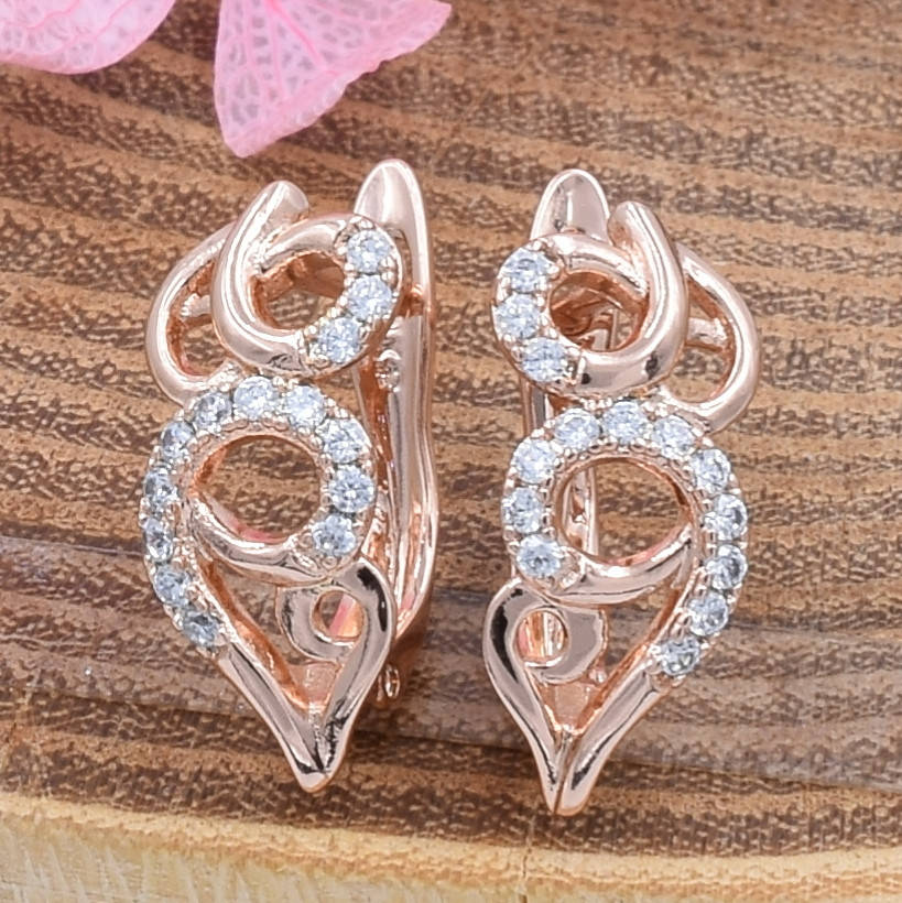 

Серьги Xuping 30334 размер 17х7 мм белые фианиты вес 2.2 г позолота РО