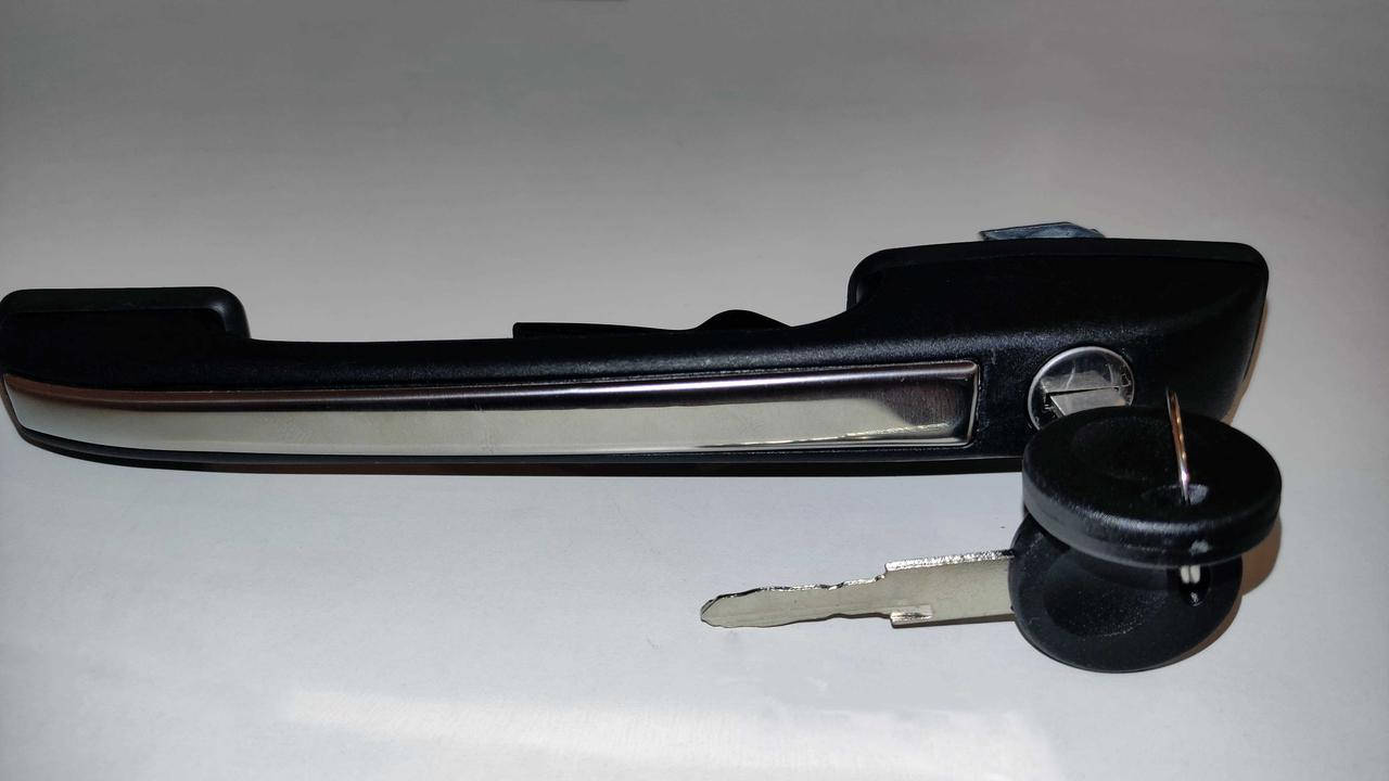 

Ручка зовнішня ліва передня Volkswagen Golf 2/ Passat B2/ Jetta 2