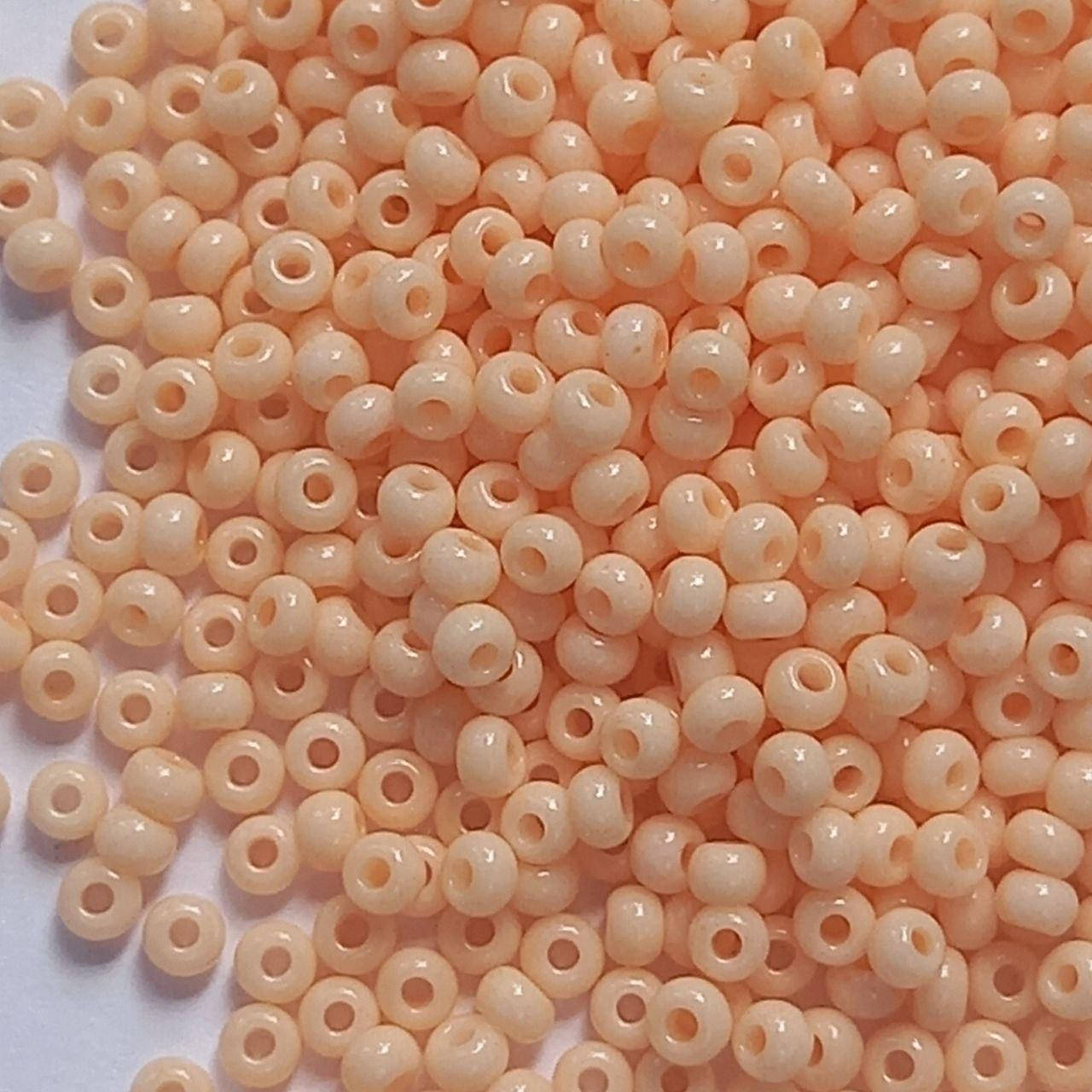 

Чешский бисер Preciosa натуральный светло-оранжевый 50г 10/0 03284