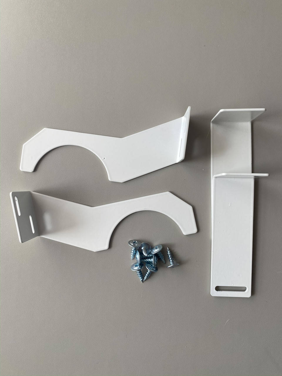 

Кронштейны (крепления) для декоративных решеток на чугунные батареи отопления, комплект