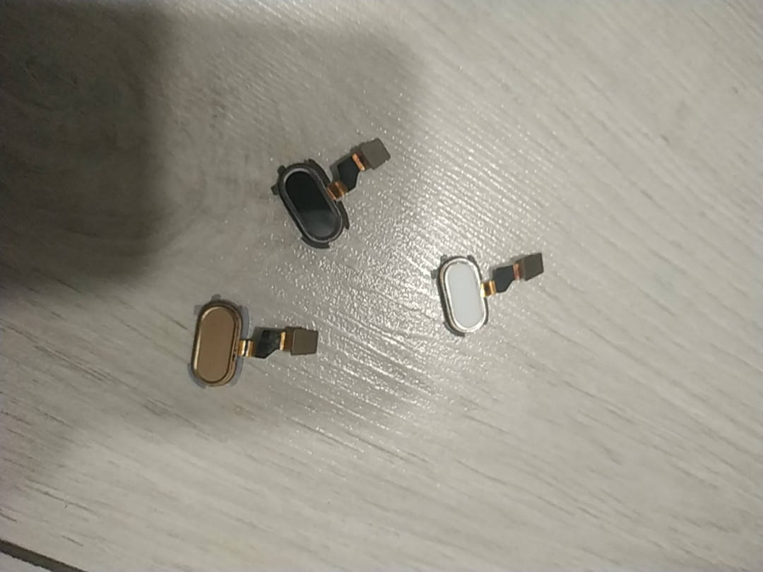 

Шлейф с кнопкой home золотая черная и белая для Meizu M3s y685h б.у. оригинал