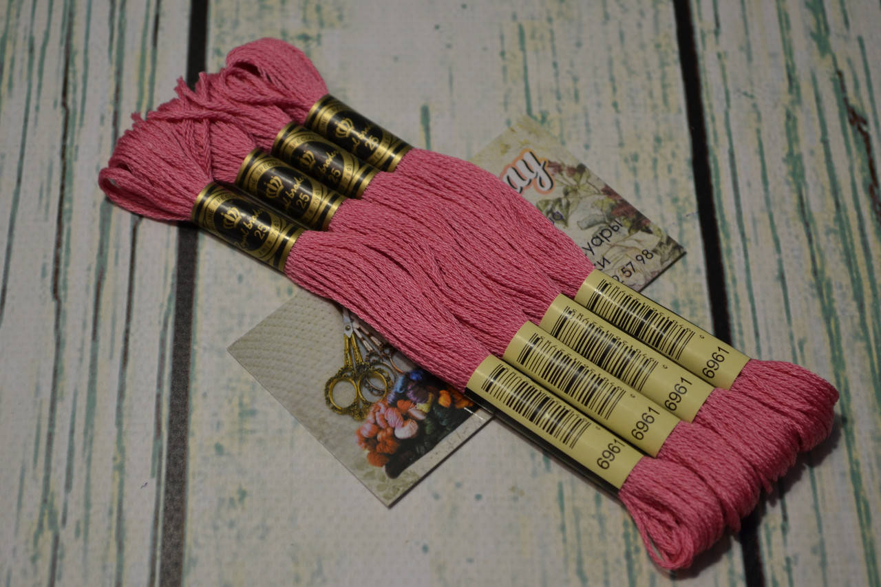 

Мулине Royal Broderie, цвет №961