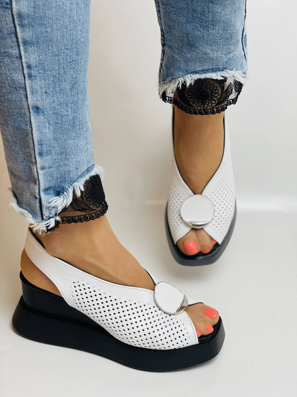 

Evromoda. Турция. Женские босоножки на танкетке. Натуральная кожа. Турция. Размер 38 39 40