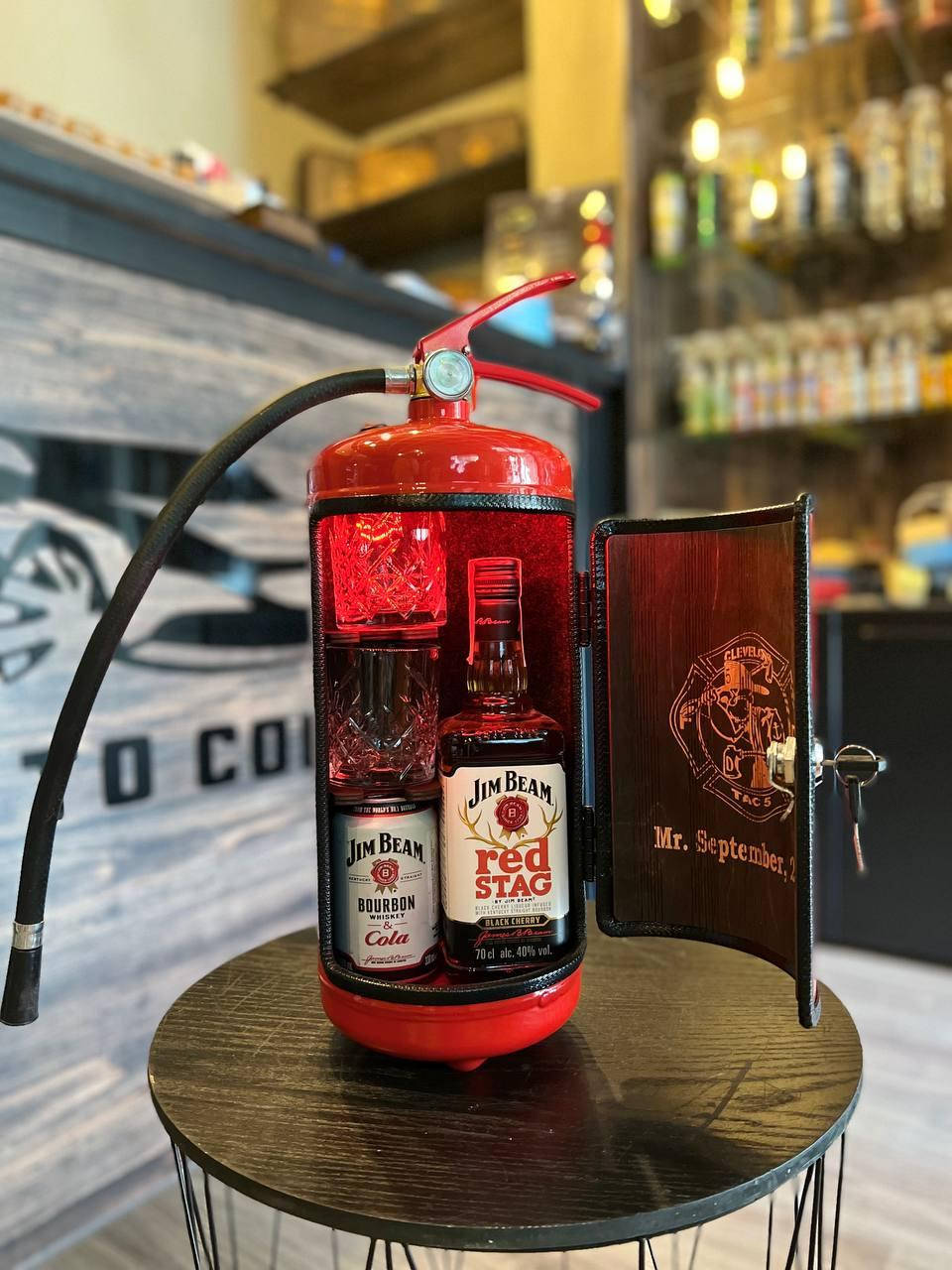 

Огнетушитель бар, Красный, оригинальный подарок мужу, брату, полицейскому