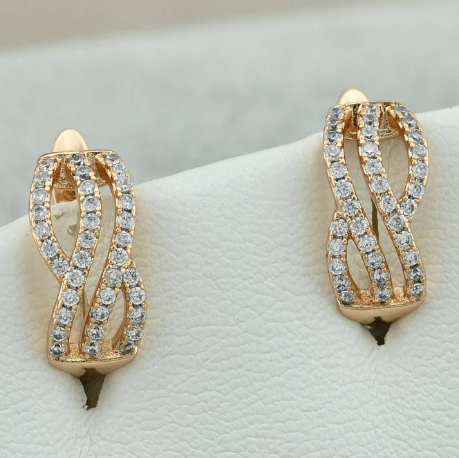

Серьги Xuping 30342 размер 14х8 мм белые фианиты вес 2.3 г позолота 18К