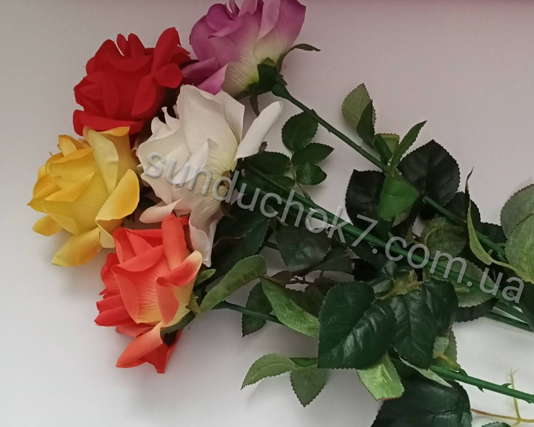 

Искусственные Розы распущенные красивые на длинной ножке для украшения интерьера 75 см