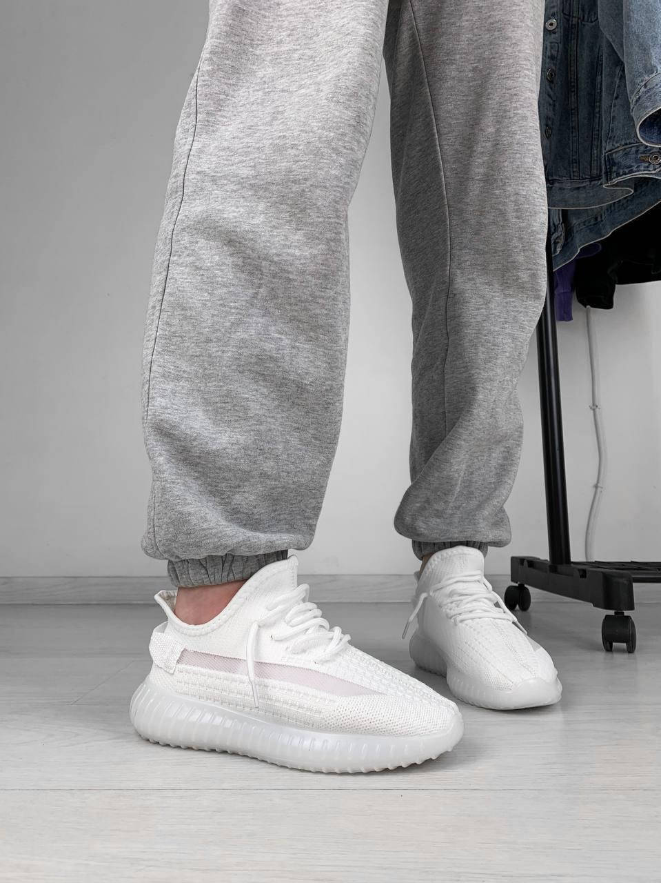 

Женские кроссовки белые текстильные в стиле Yeezy Boost 350 38, Белый