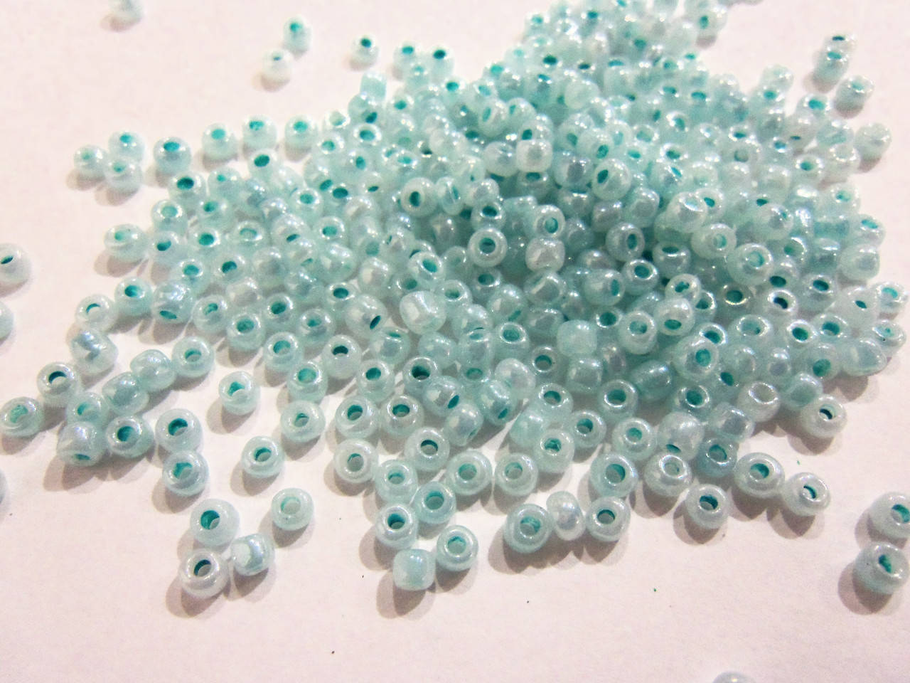 

Бисер средний голубой жемчужный (10гр.)