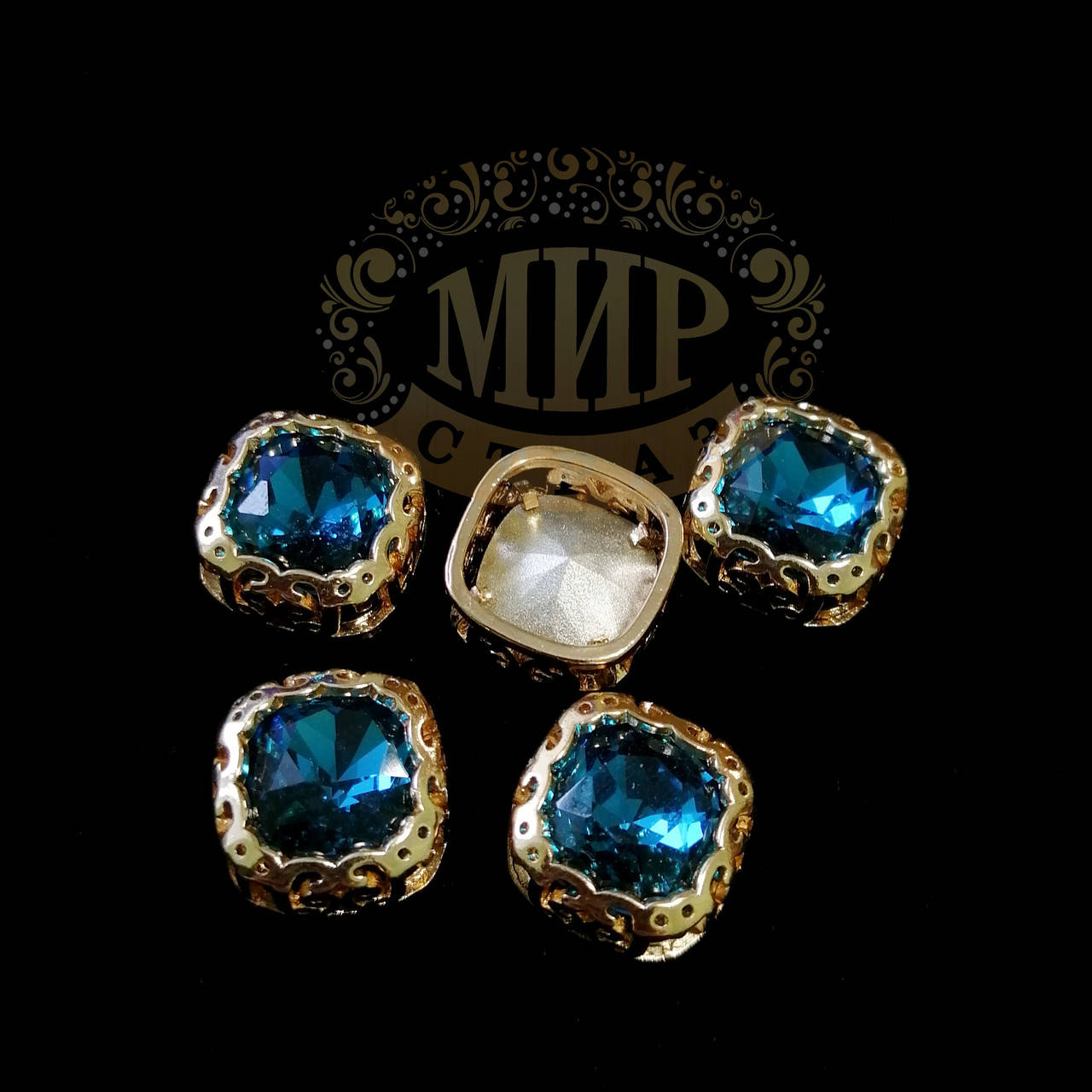 

Стразы в ажурных золотых цапах Люкс, 10мм, Мягкий квадрат, цвет Blue Zircon, 1шт, Белый
