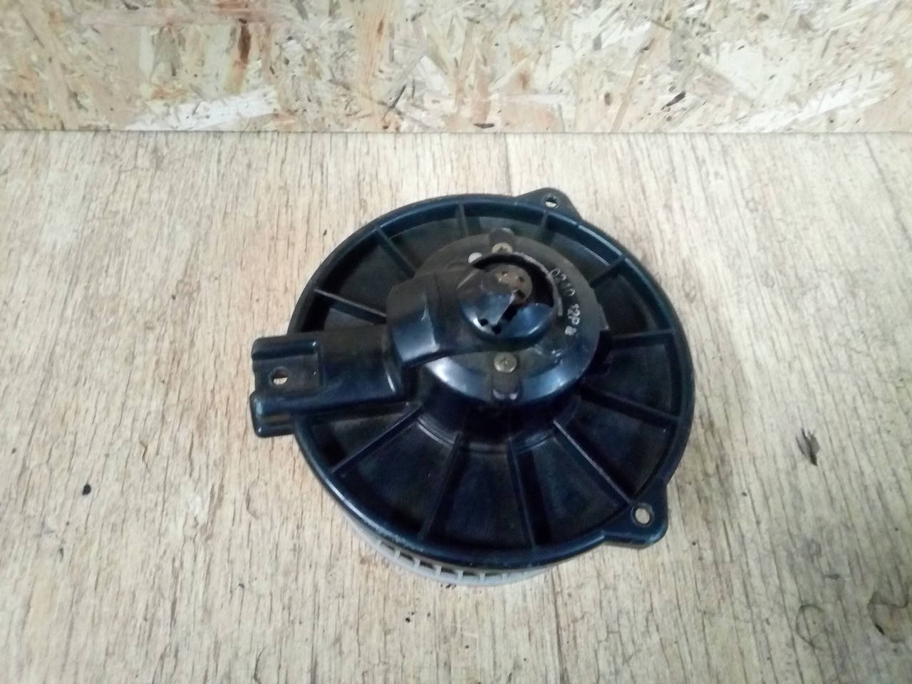 

Мотор печки (уценка)194000240 994986 Galant 93-96 r. 5k Mitsubishi