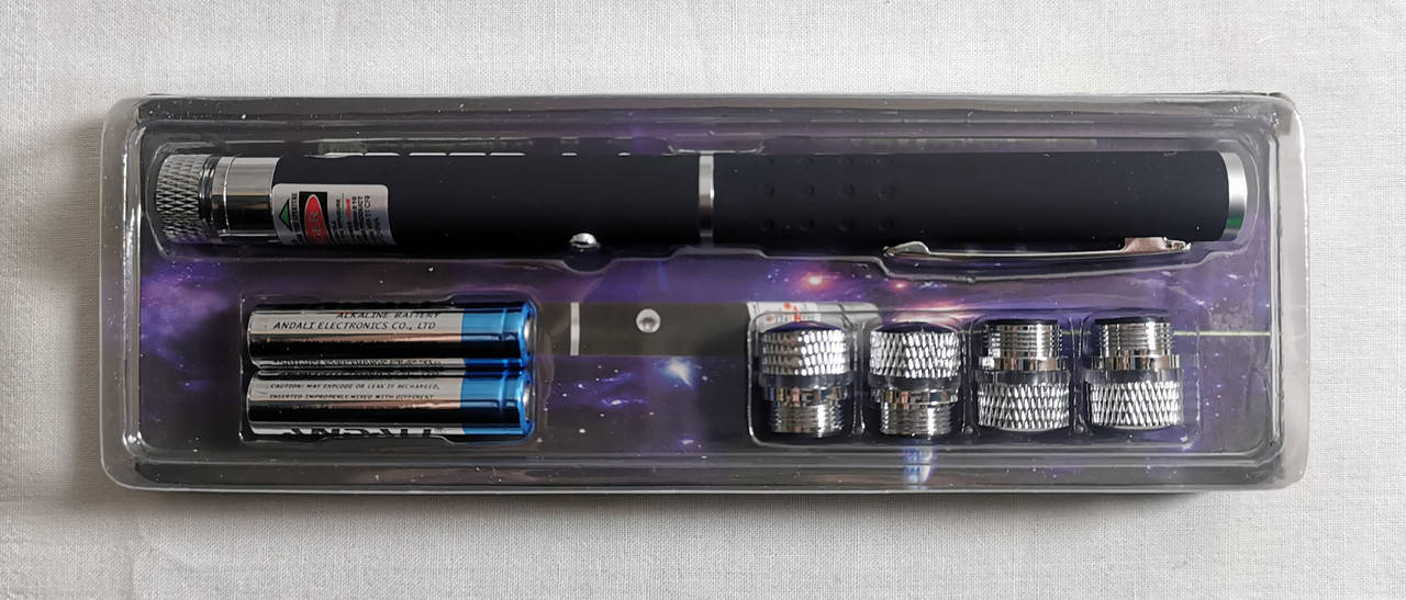 

Мощная лазерная указка Laser Green с 5-ю насадками (зелёный луч)