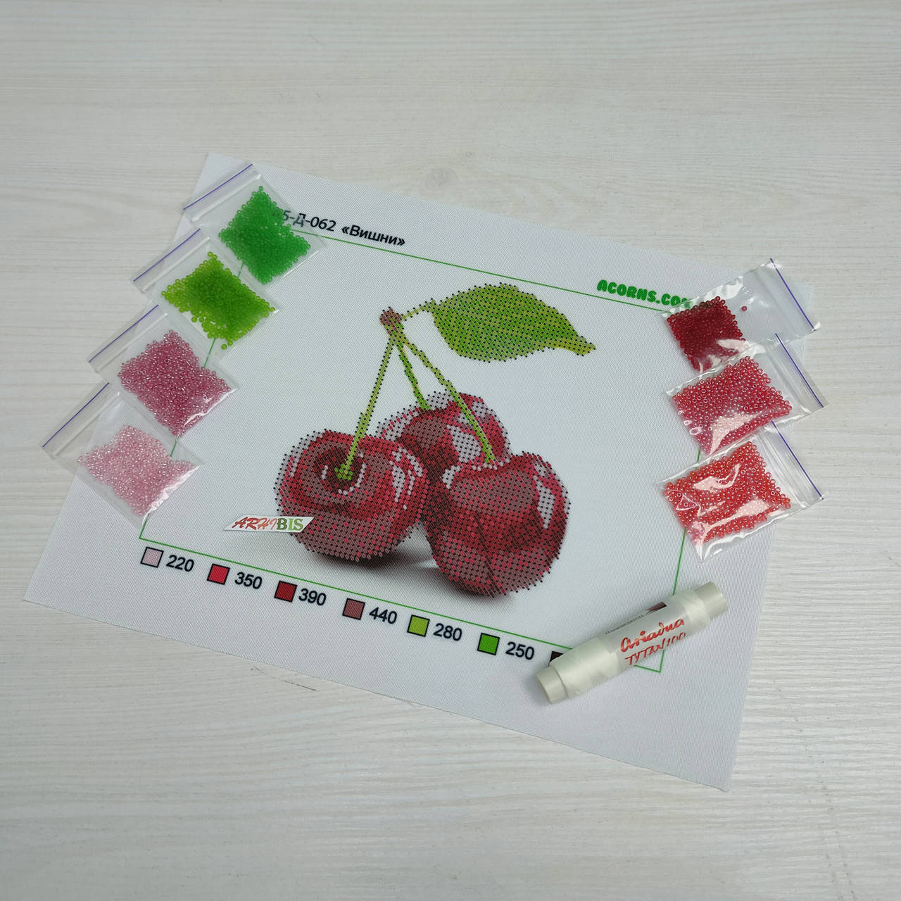 

Набор для вышивания бисером "Вишни"