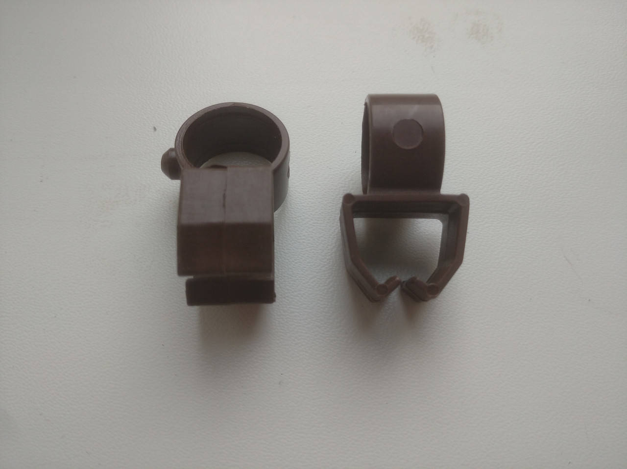 

Купить крепление U-шины для металлопластиковых карнизов