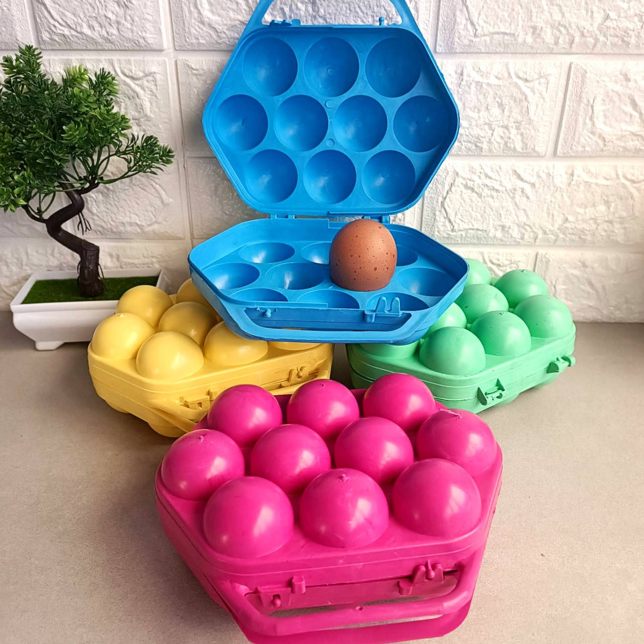 

Пластиковый лоток с литой ручкой для хранения и транспортировки десятка яиц, Голубой