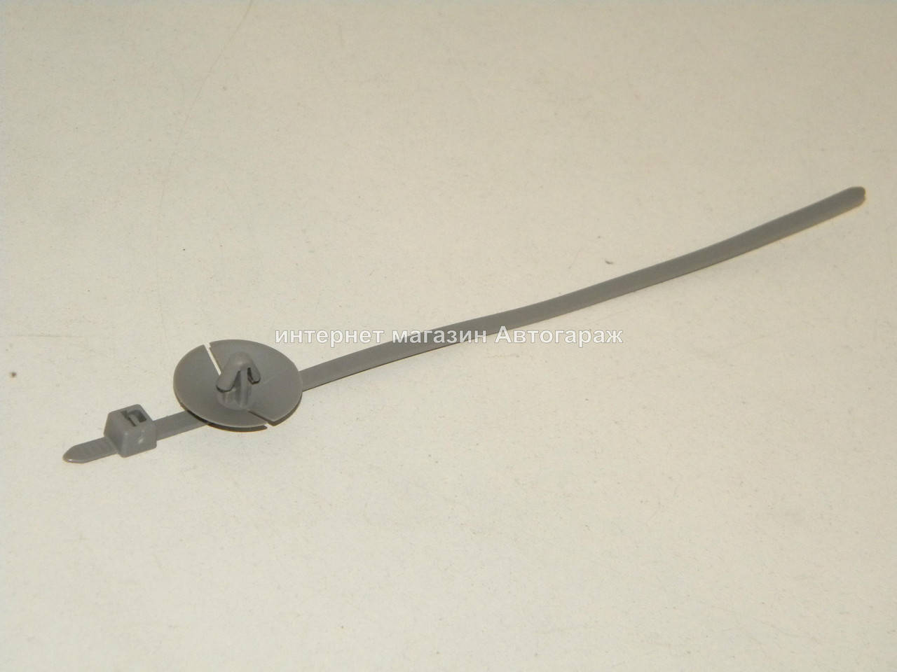 

Пластиковый хомут крепления проводки на Мерседес Спринтер 208-416 MERCEDES (Оригинал) 9019970190