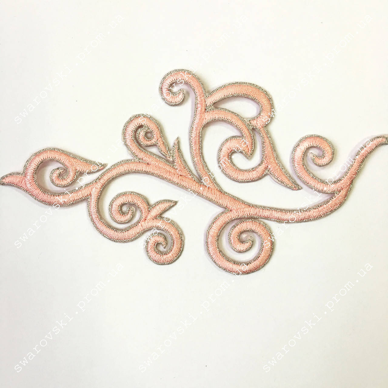 

Термоклеевой декор.Размер 18х9см.* 1шт Цвет нежно-розовый