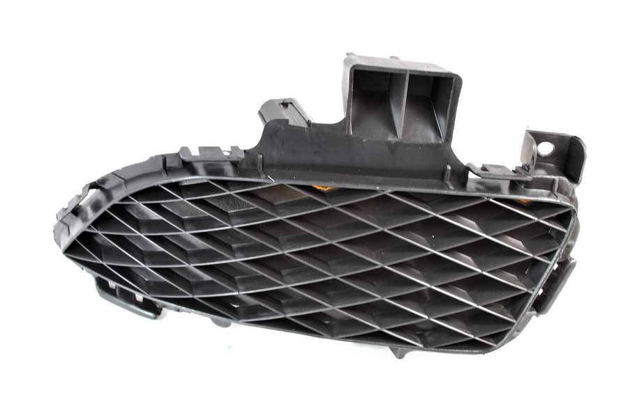 

Решетка бампера Mazda 3 (BK) 04-06 SDN левая без отверстий для противотуманок 3476 997