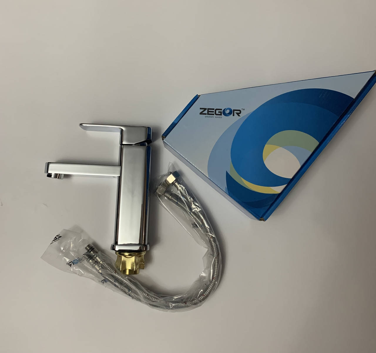 

Смеситель на умывальник Zegor Leb-1|G-lauf NEB1