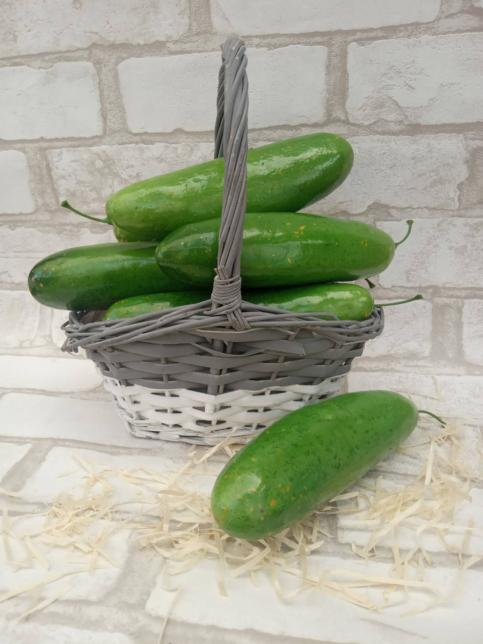 

Огурец искусственный из пенопласта h-17cm