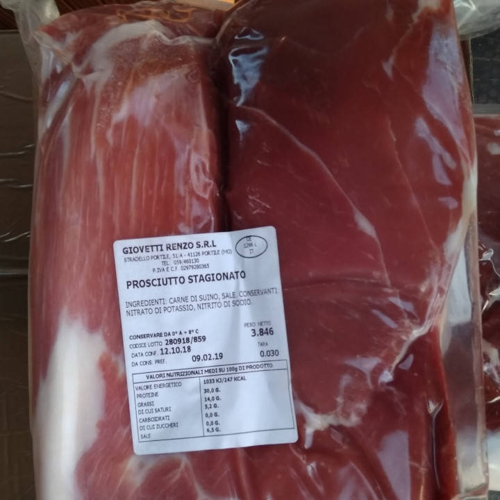 

Прошуто сыровяленное мясо,итальянкий продукт, кусковое прошуто, нарезка.