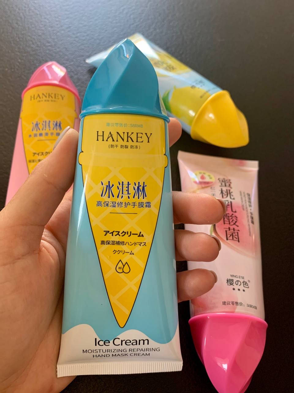 

Питающая маска для рук Hankey Hand Mask 100 g с лимоном