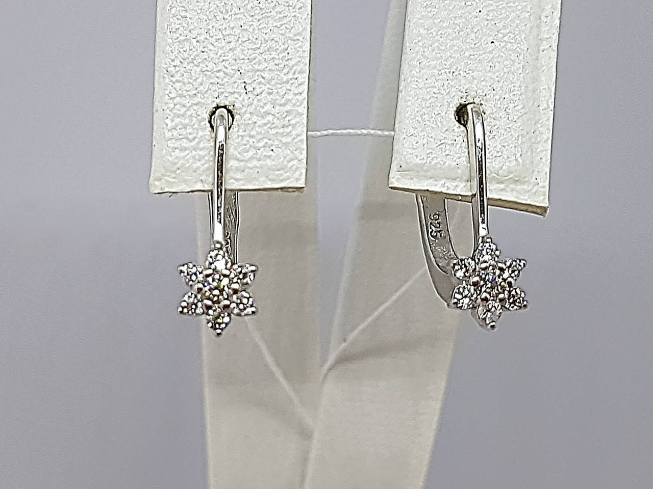 

Серебряные серьги с фианитами. С2Ф/296