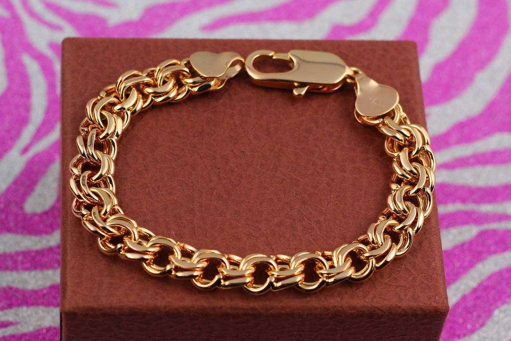 

Браслет Xuping Jewelry круглый бисмарк 21 см 10 мм золотистый