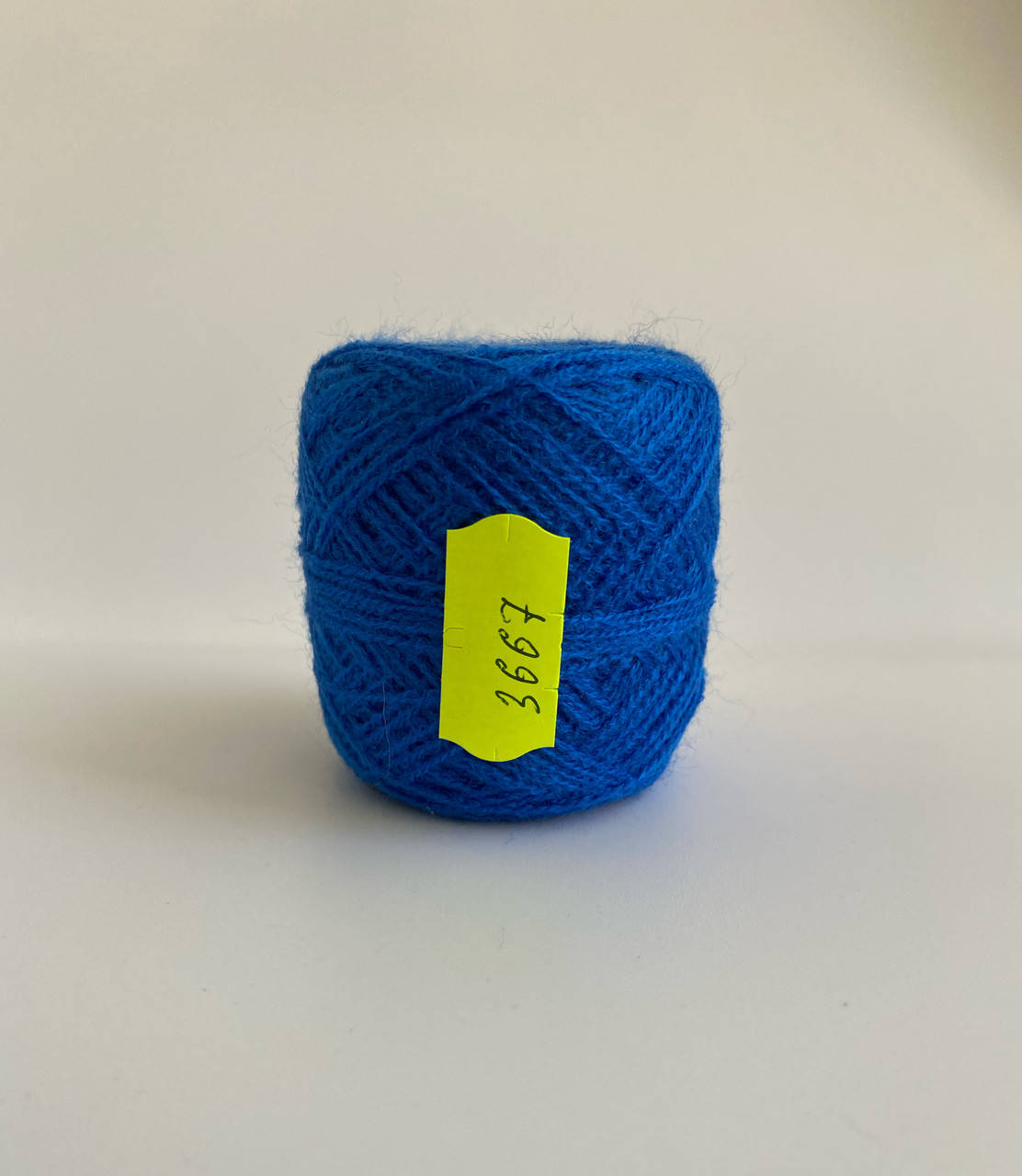 

Нитка акрилова 10 гр. для вишивання 3667