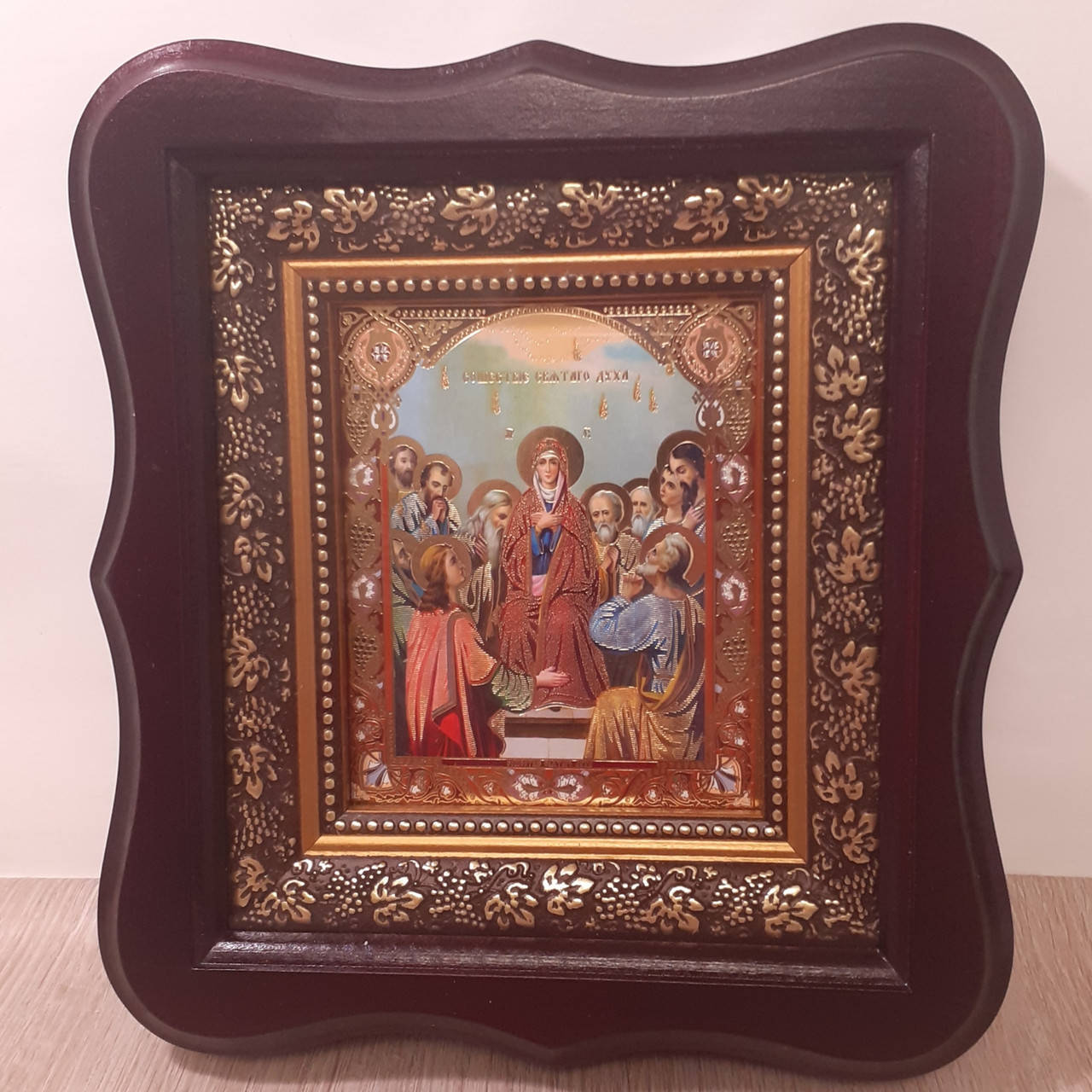 

Икона Сошествие Святого духа, лик 10х12 см, в темном деревянном киоте