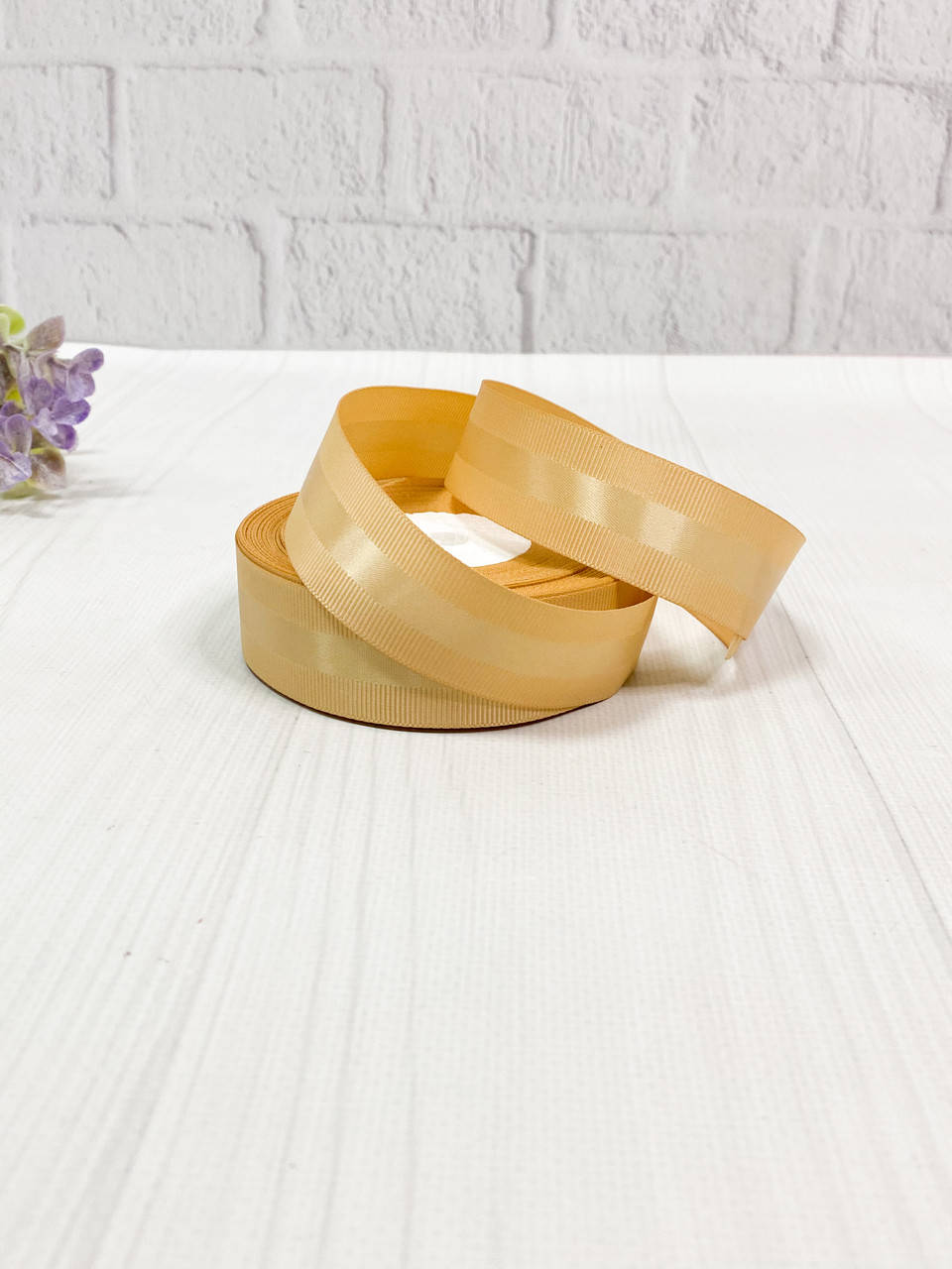 

Лента комбинированная репсовая 2,5 см золотистая
