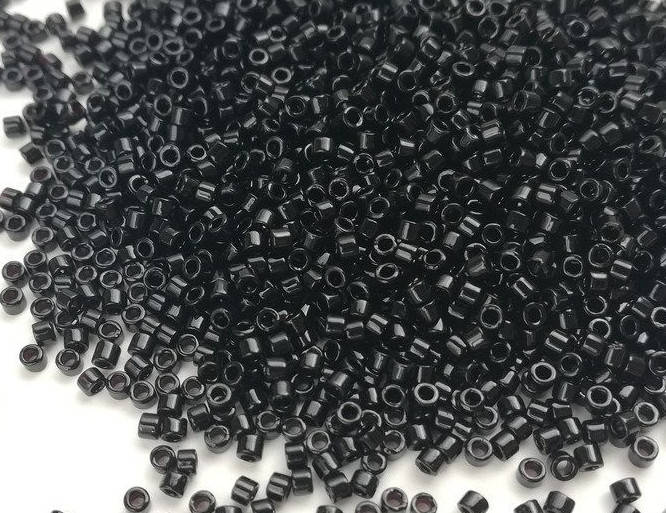 

Японський бісер Miyuki Delica 11/0 DB0010 Black - Чорний глянцевий