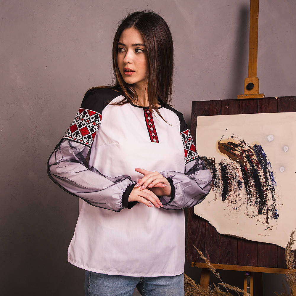 

Вышиванка женская Moderika Этношик белая с фатином 38, Белый