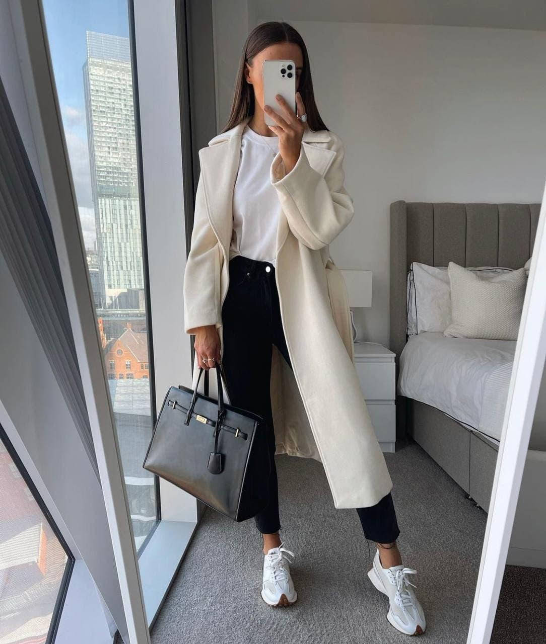 

Женское пальто, Молоко