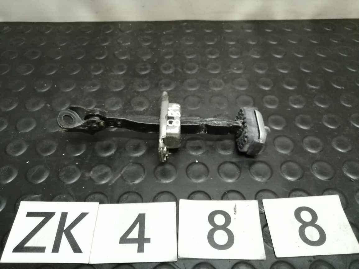 

ZK0488 72840TL0003 ограничитель двери зад R Honda Accord 8 08-13 www.avtopazl.com.ua 0