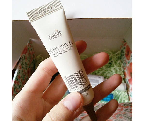 

Сыворотка-пилинг для кожи головы La'dor Scalp Scaling Spa Hair Ampoule 15ml (L0104)