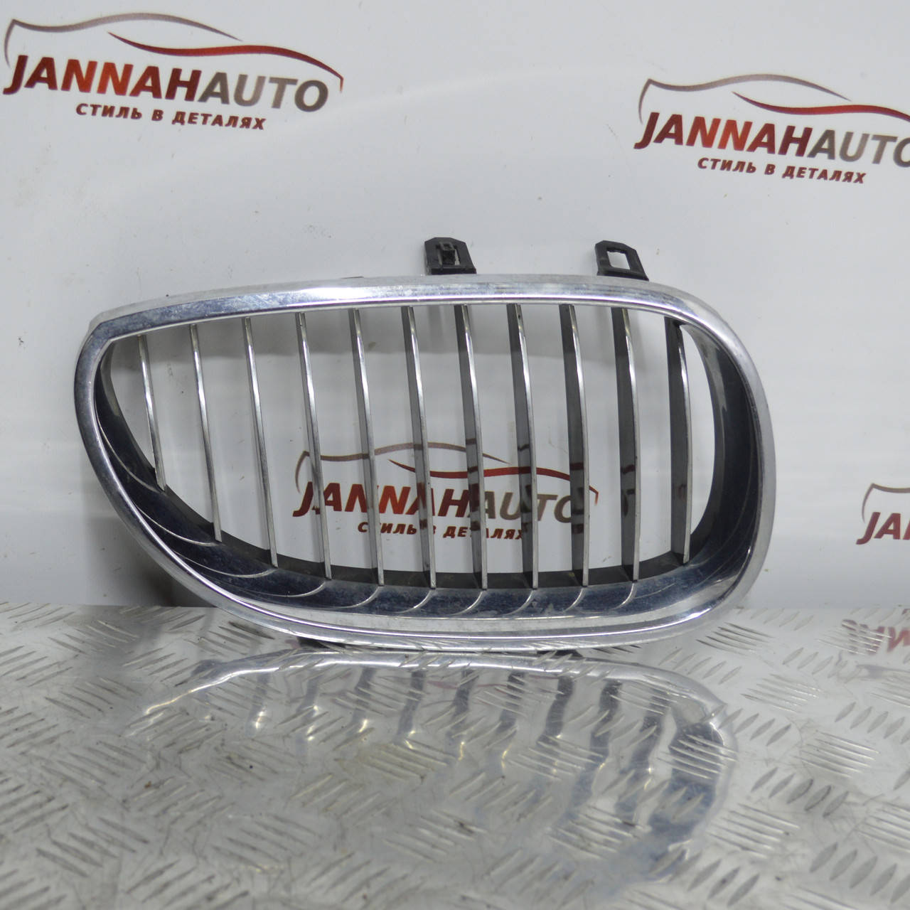 

Решетка радиатора правая BMW 5 2003-2010 E60 E61 хром БМВ е60 е61 51137027062