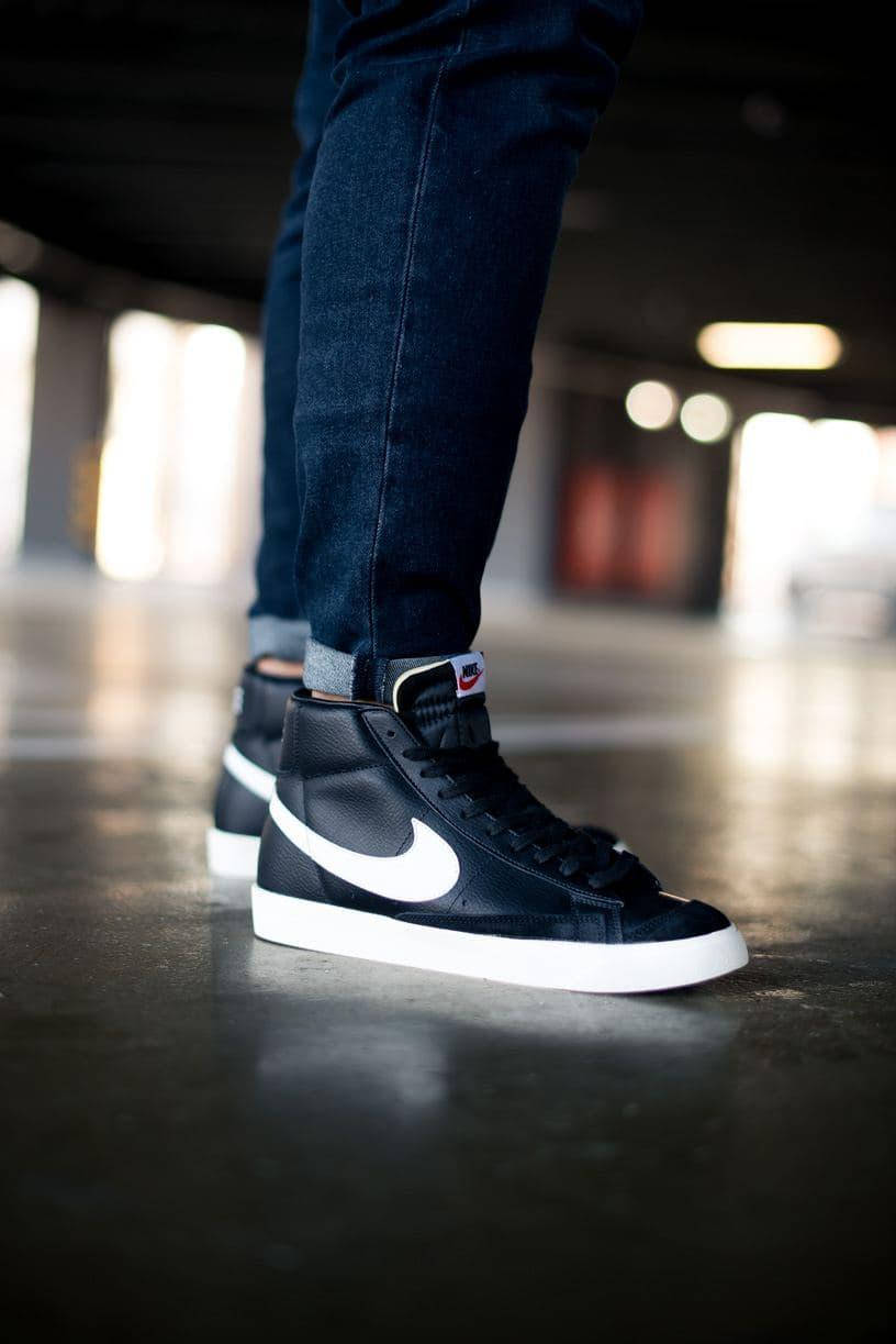 

Мужские стильные высокие кожаные кроссовки N!ke Blazer Mid 77 Vintage чёрные, Черно-белый